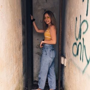 Meet your Posher, Abigail